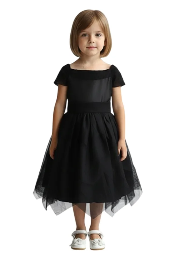 دىدانيالا فستان أسود بطول الركبة بتصميم جنية